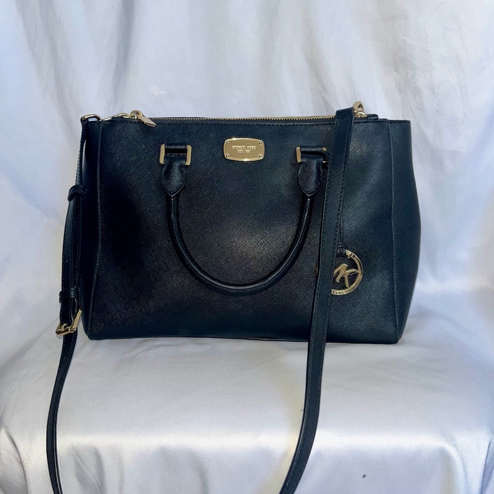 Elegant Black Leather Michael Kors Handbag